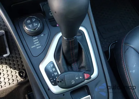 2014 Jeep Cherokee Trailhawk from USA, damaged, VIN 1C4PJMBS5EW321439